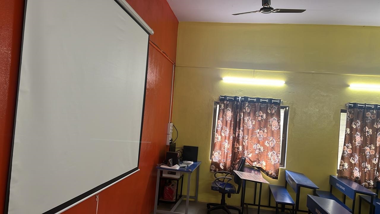 Mumbai E learning Centre  - Madhyamilk Vidyalaya Kurul, Dist - Sindhudurg -1